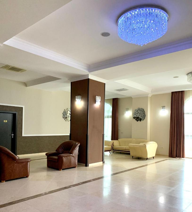 Albert Hotel Плоешти Экстерьер фото