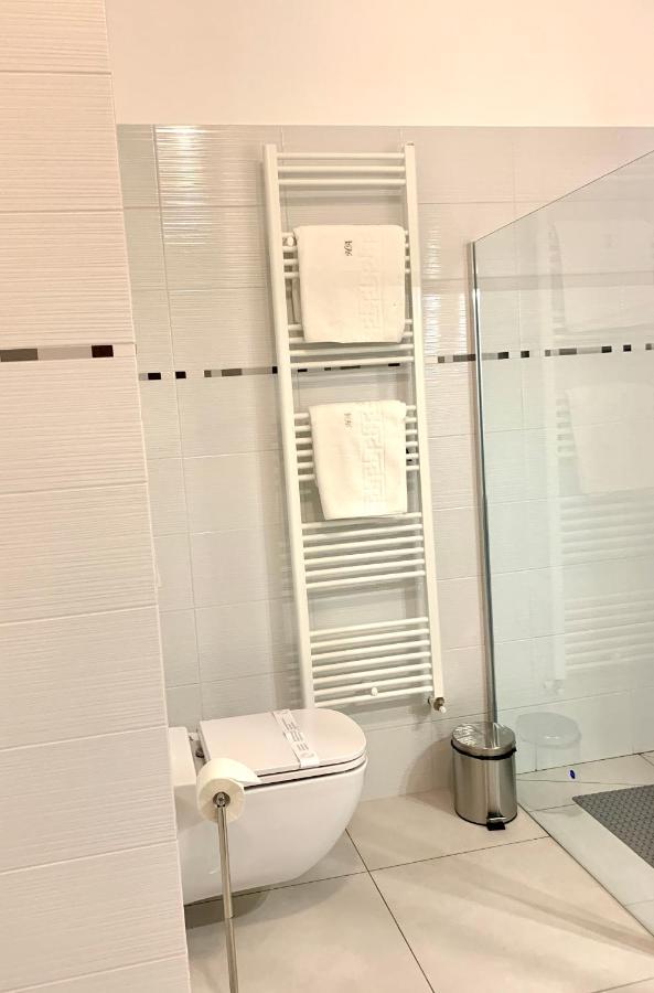 Albert Hotel Плоешти Экстерьер фото