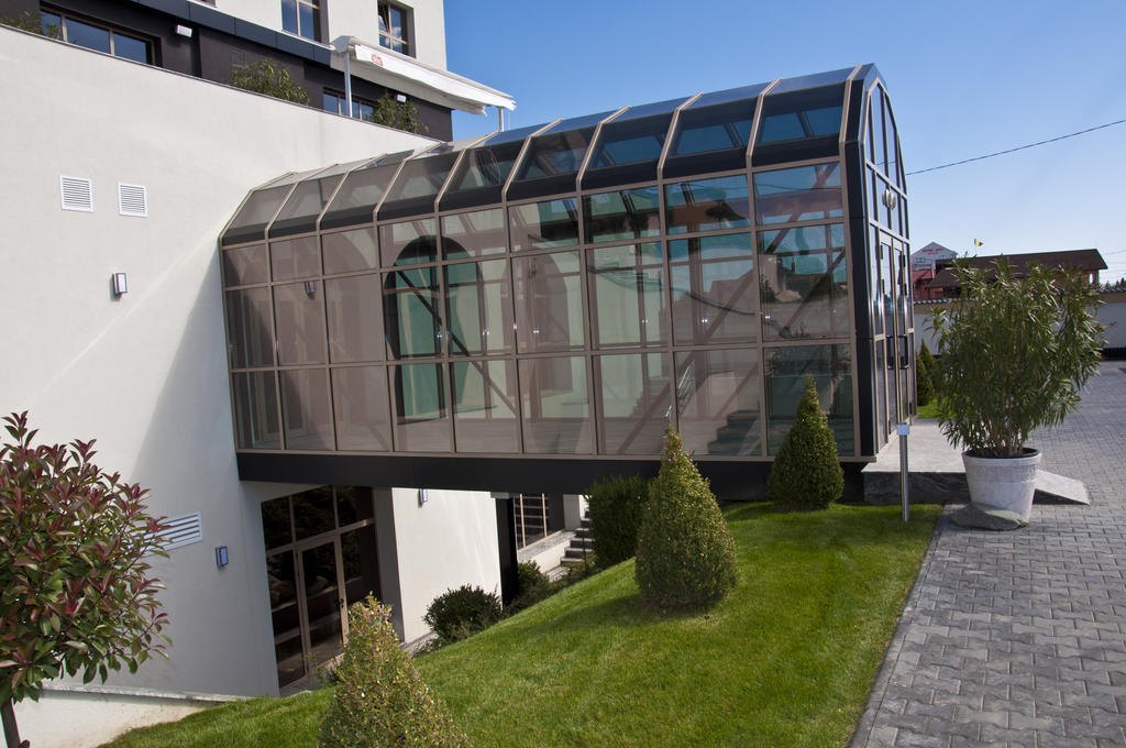 Albert Hotel Плоешти Экстерьер фото