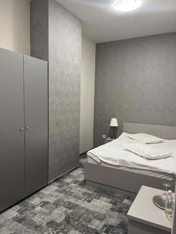 Albert Hotel Плоешти Экстерьер фото